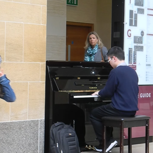 骚妇性性爱AV一区二区
